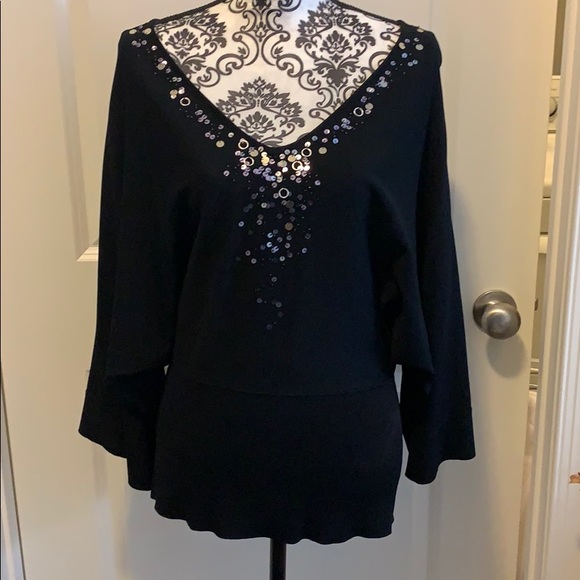 Woman’s fitted sweater with decorative neckline - Picture 1 of 8